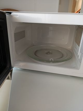 Microondas 20 litros Grill Hisense