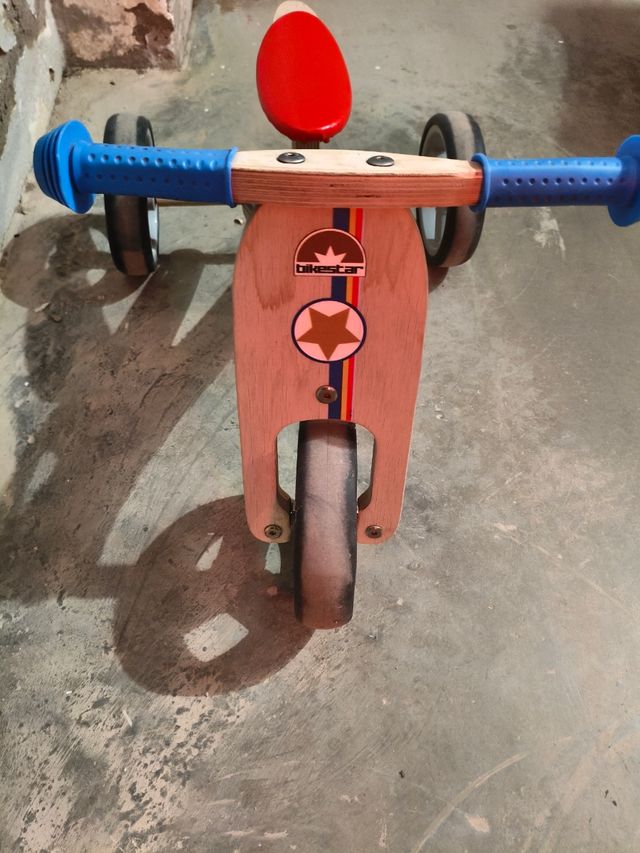 Triciclo de madera para niños