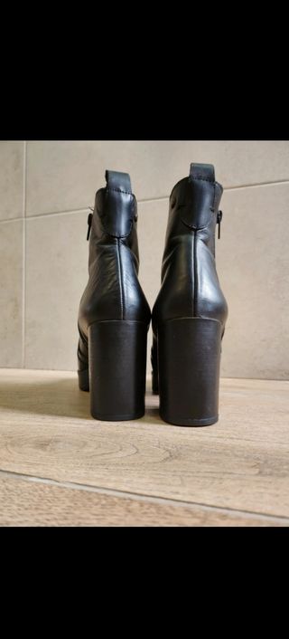 Botines Mustang Piel Negros Talla 38