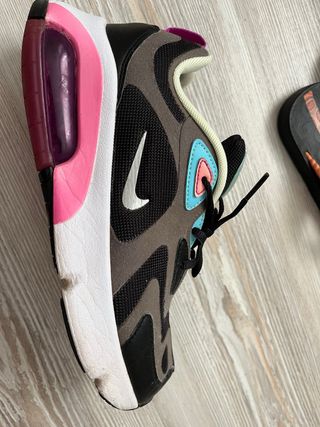 Zapatillas Nike Air Max 200 grises y rosas