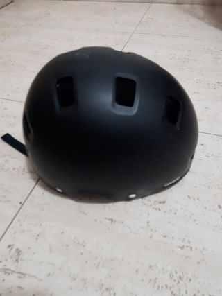 Casco oxelo negro bici/patinete