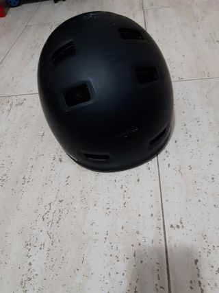 Casco oxelo negro bici/patinete