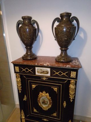 Copas antiguas de mármol y bronce