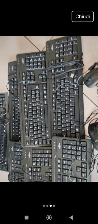 8 Tastiere e 8 Mouse Nere
