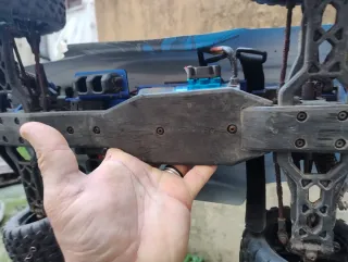 Monster Truck RC Brushless 1/10