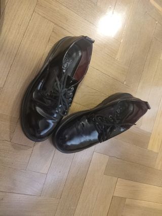 Zapatos de cordones negros