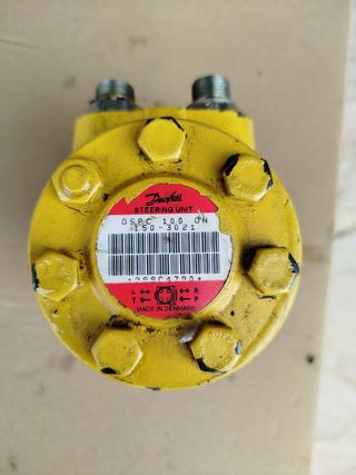 Orbitrol Danfoss Cosechadora New Holland TC56