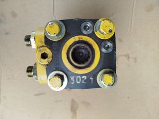 Orbitrol Danfoss Cosechadora New Holland TC56