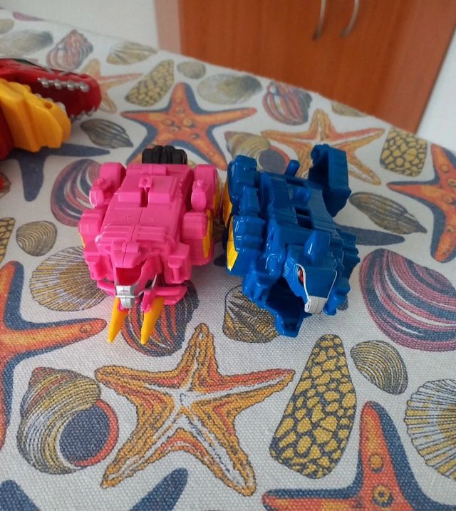 Power Ranger Dino Rojo