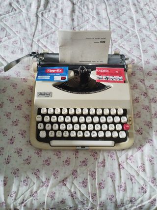Macchine da scrivere Mitoral 1500 e Olivetti Dora