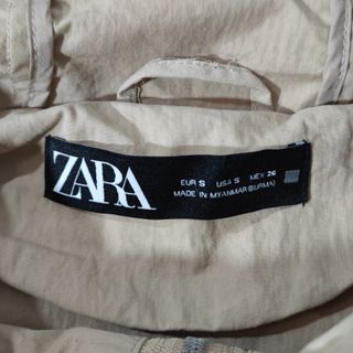Zara/ Cortavientos oversize beige con capucha T:S