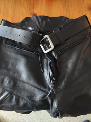 Pantalón Cuero Negro Hombre Talla XXL 48