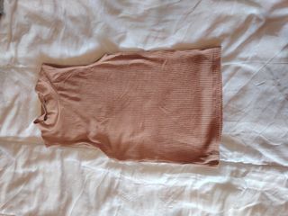 Camiseta tirantes Stradivarius S marrón