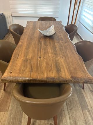 Mesa de comedor de madera rústica ( solo la mesa )