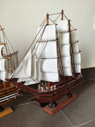 2 Velieri in legno da collezione