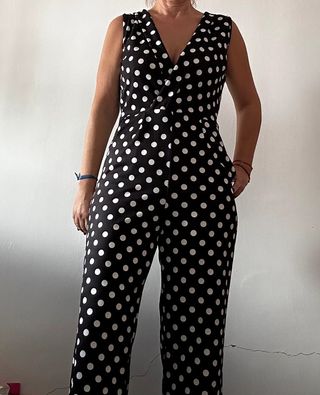 Mono negro lunares blancos