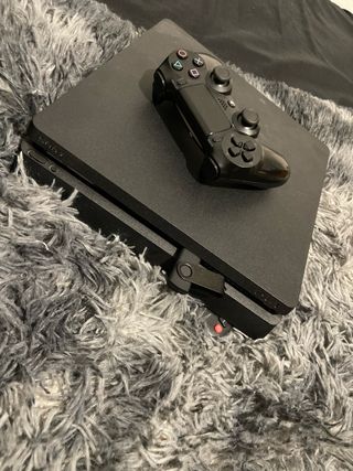 PS4 (PlayStation 4) Negra + Juegos + Control