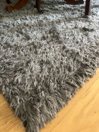Alfombra gris hecha a medida