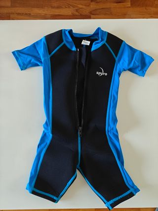 Lote Neoprenos, bañadores, camisetas 2 3 años