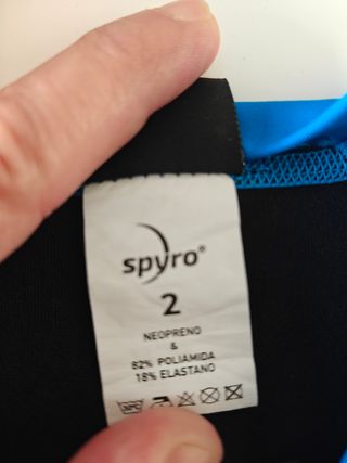 Lote Neoprenos, bañadores, camisetas 2 3 años