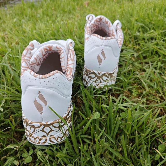 Skechers Uno Loving Love Los Ángeles Oro/Blanco