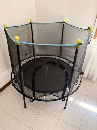 Cama elástica como nova