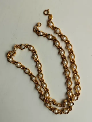 Cadena gargantilla chapada en oro con perlas