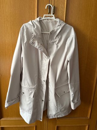 Gabardina beige impermeable mujer