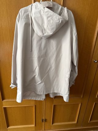 Gabardina beige impermeable mujer
