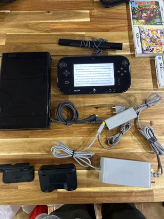 Nintendo Wii U Negra Completa
Acepto intercambio 