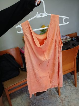 Blusa naranja sin mangas