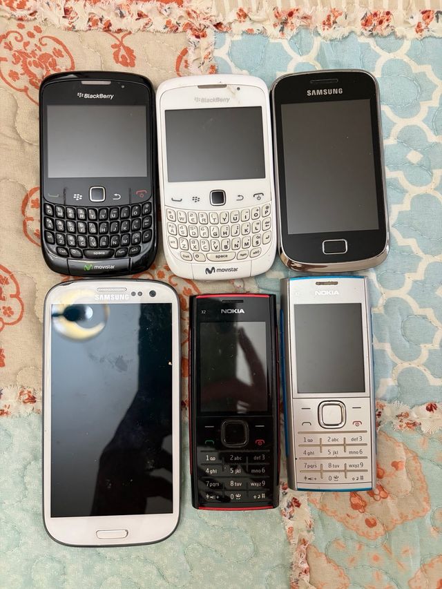 Lote 3 Teléfonos Móviles BlackBerry, Nokia, Samsun