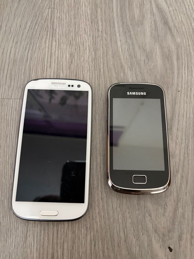 Lote 3 Teléfonos Móviles BlackBerry, Nokia, Samsun