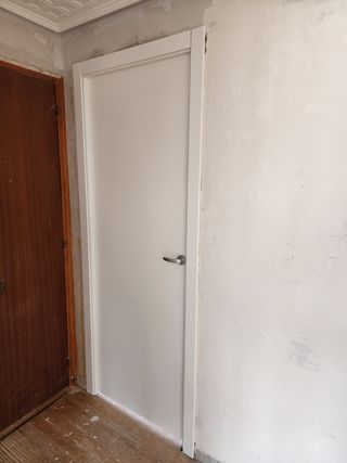 Modificación de premarcos e instalación de puertas