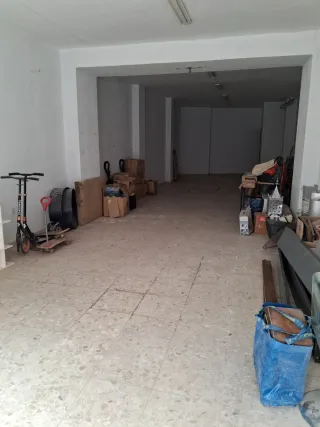 Local comercial en La Algaba. También alquiler.