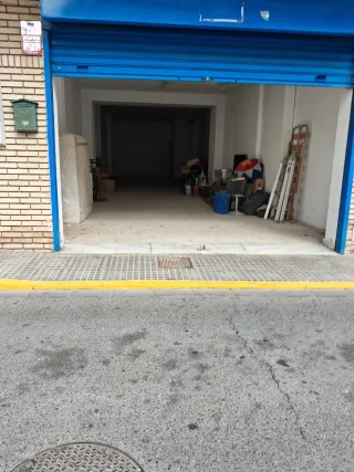 Local comercial en La Algaba. También alquiler.