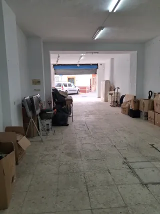 Local comercial en La Algaba. También alquiler.