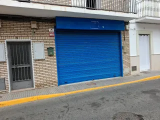 Local comercial en La Algaba. También alquiler.