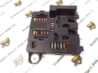 BSI Caja de fusibles Renault Megane 8200306032B S118399200E