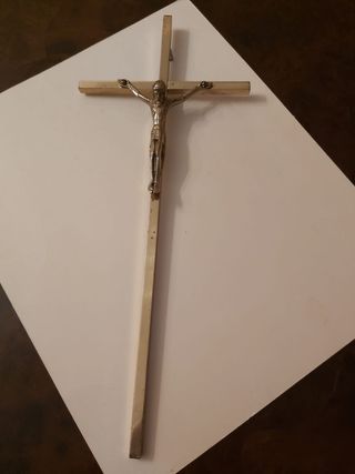 Crucifijo de bronce