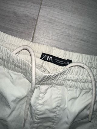 Pantalón Cargo Beige Zara