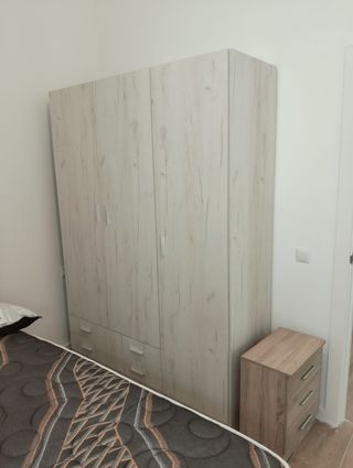 Armario de madera