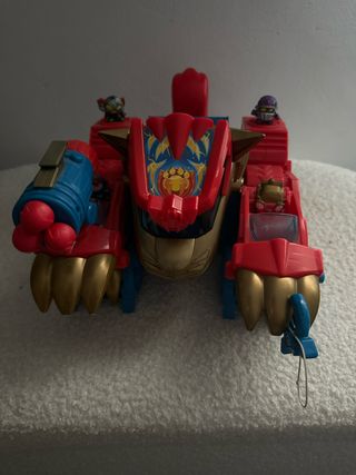 Coche de juguete transformable