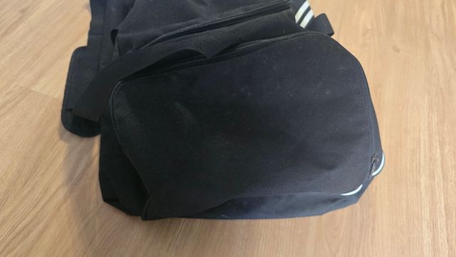 Mochila deportiva Adidas negra