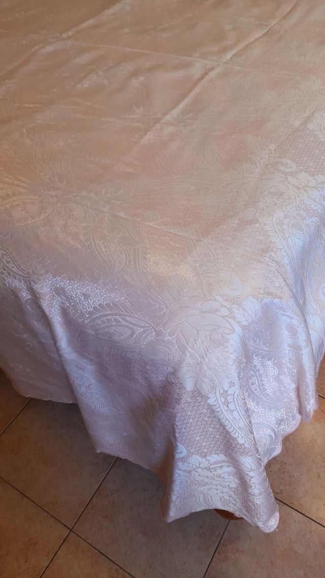 Copriletto matrimoniale raso rosa