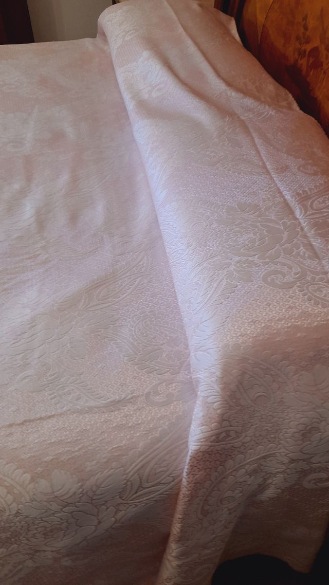 Copriletto matrimoniale raso rosa