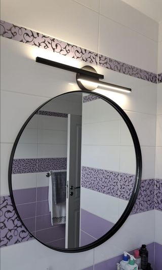 Aplique LED moderno para espejo de baño
