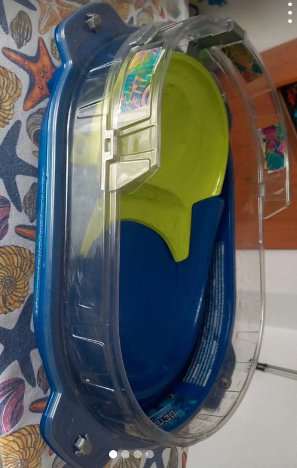Estadio Beyblade Burst Azul y Verde