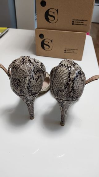 Zapatos de tacón Best She beige y plateados