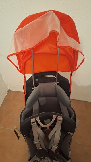 Mochila portabebés Vaude montaña